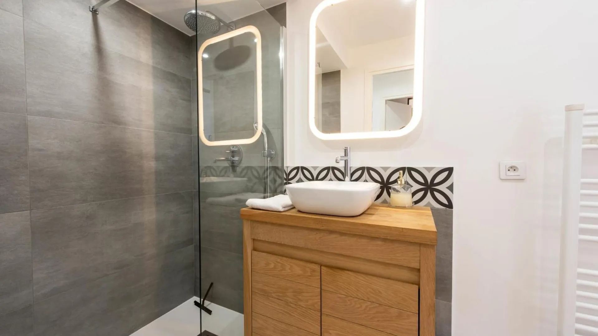 Apartment 3P Central Cannes Suquet